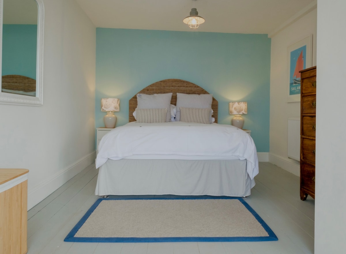 Спалня 1 (Кингсайз Легло С изглед към морето)