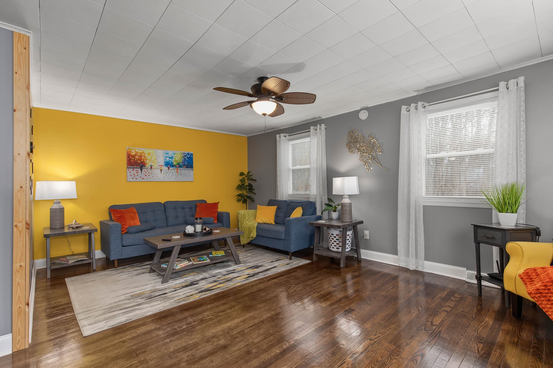 Newly Renovated, Brand New Furnishings, King Bed!