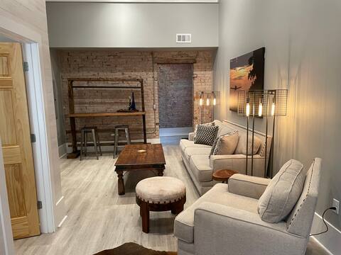 Delta Sunset Lofts - Historic 1910 Synagogue Apt B