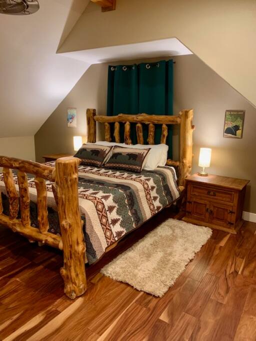 Rustic 3 BR Cabin near Lake, Forest, Ski & more! - Cabins ...