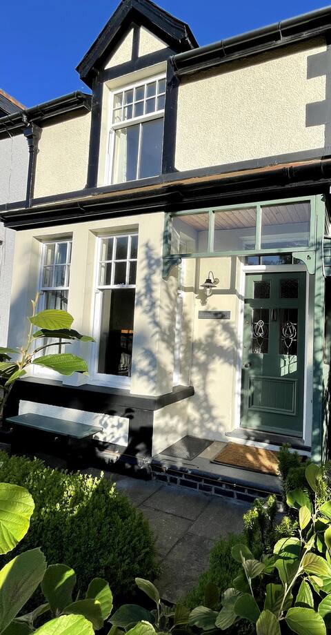 Castle Cottage in Conwy