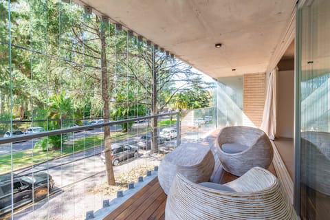 Successful Airbnb property: Olivos Harbour Premium Apt 1000Mb Gym Bbq Pool in Partido De Vicente López