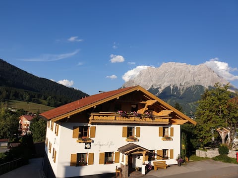 Alpine idyll - enjoy a wonderful mountain backdrop 2