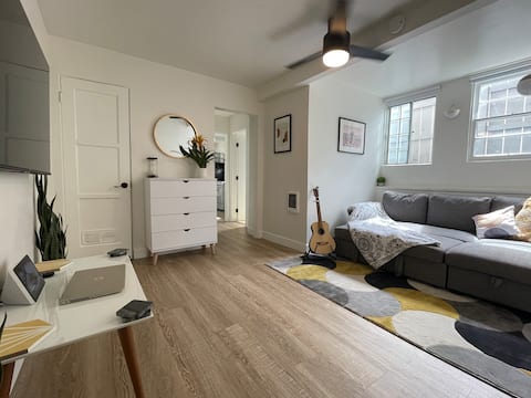Dogs Welcome! + laundry + EZ parking + walkable SD