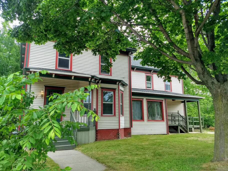 White Mountains Victorian on Main Street Apartments for Rent in