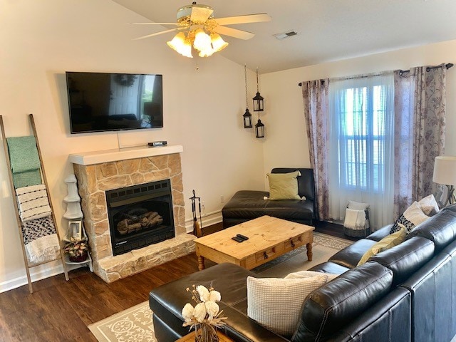 Sehemu ya Sebule. Meko ya gesi. Swichi iko upande wa kulia kwa ajili ya kuwasha/kuzima kipima muda kwa urahisi.