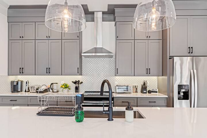 *SLEEPS 24* Keep the Secret *2 Units * 8BR* 8BA*1 gallery image 5