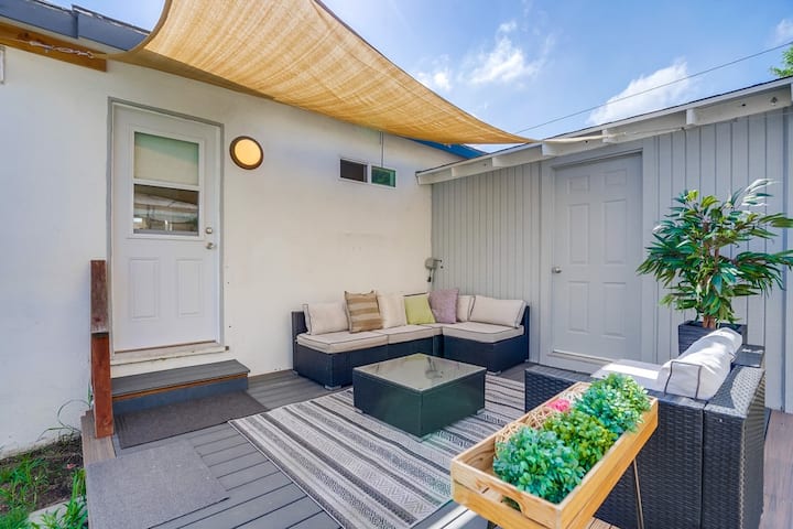 Charming Central Haven: Entire Home Close to 3 FWY