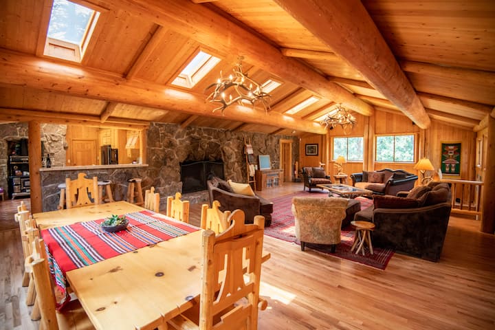 Hidden Pine Lodge - Morrison, CO