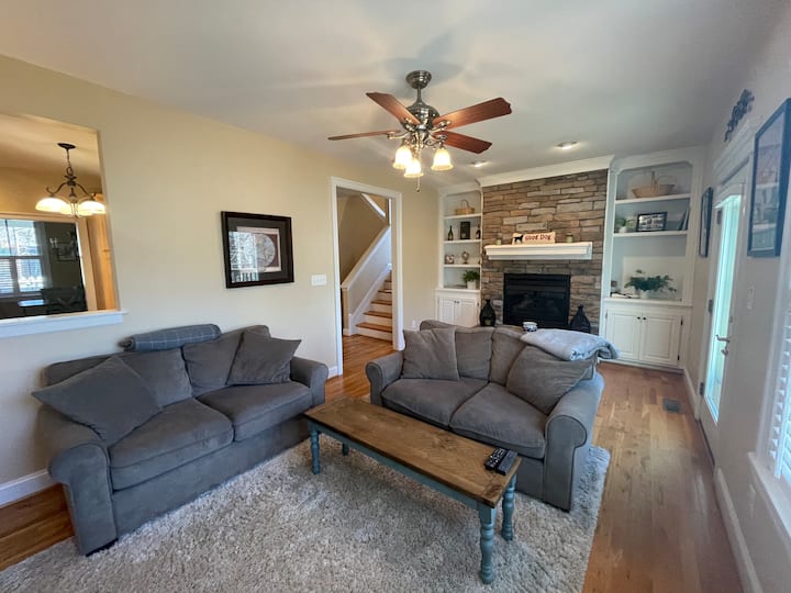 Cheerful 4bedroom Home, Walking Distance from UVA Houses for Rent in