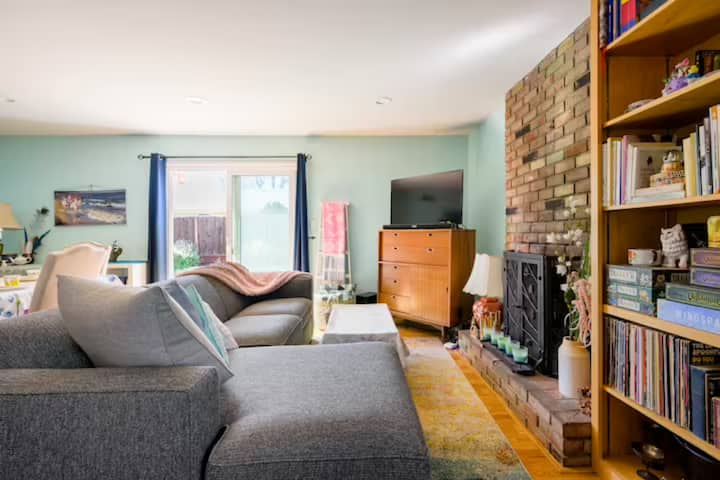 Starbird Oasis: Pet Friendly With Private Pool! - Santa Clara, CA