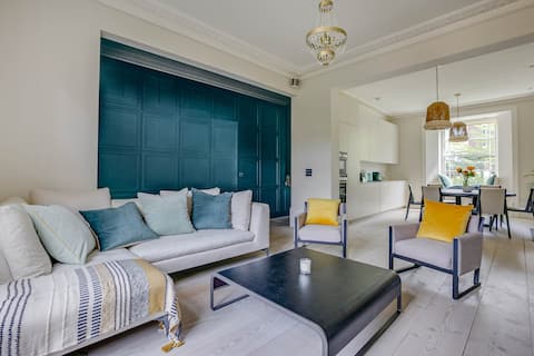 Successful Airbnb property: Grand 1 Bedroom Apartment - Chepstow Charm in Greater London