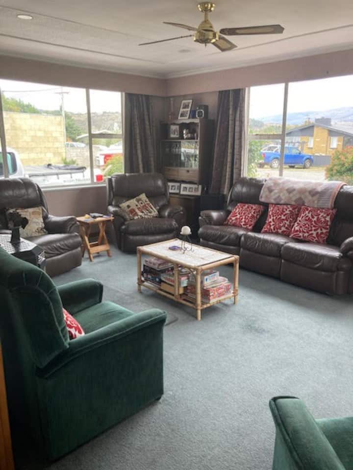 3 Bedroom Family Home With Ample Parking - ニュージーランド アレクサンドラ