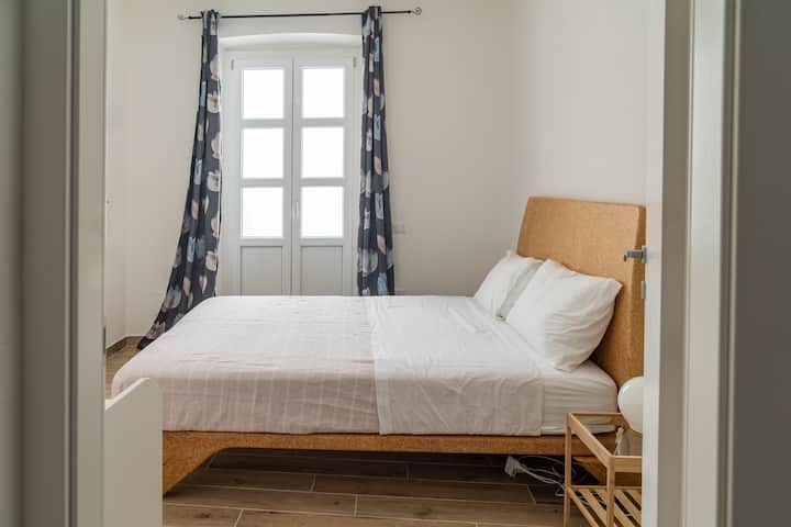 เตียงขนาด 160x190 ซม. ในห้องนอนที่ 2