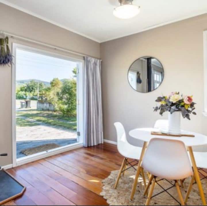 Top 10 Airbnb Vacation Rentals In Featherston, New Zealand Trip101