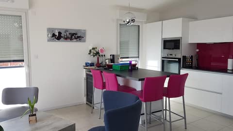 Top performing Airbnb: Apartment near the city center of La Roche-sur-Yon in La Roche Sur Yon