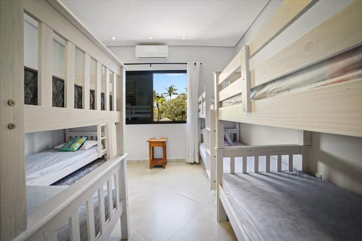 Room with 4 Beds 1 Floor