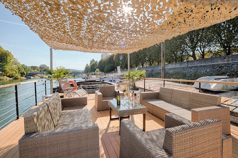 ★Spacious and bright barge 15 minutes from Paris★