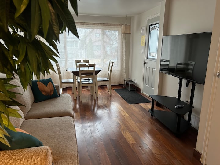Clean N’ Quiet 
2 Bedroom House - Regina