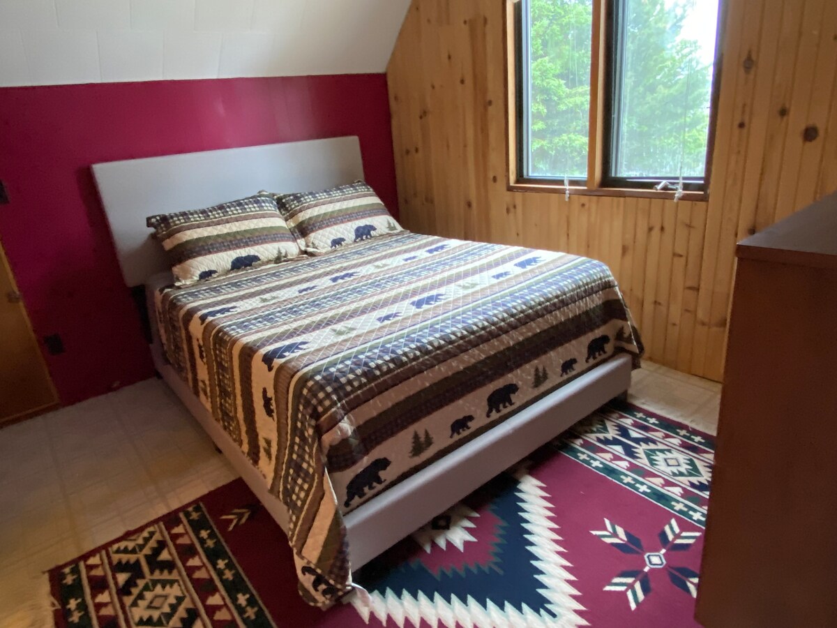 Spavaća soba na katu, bračni krevet (1,6x