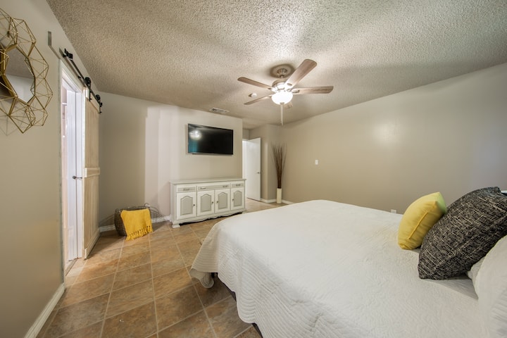 Camera da letto principale - Letto king-size.