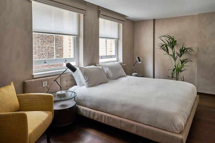 Central Fitzrovia – Large 3 Bed, 2 bathroom gallery image 5