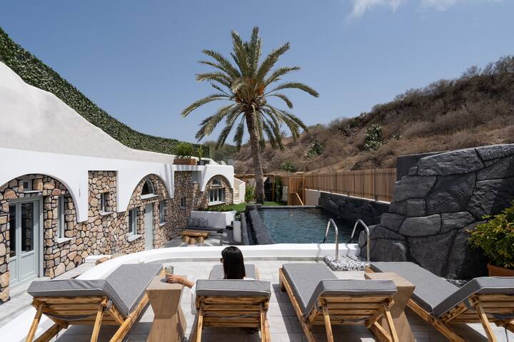 Black occhio Villa with private pool gallery image 3