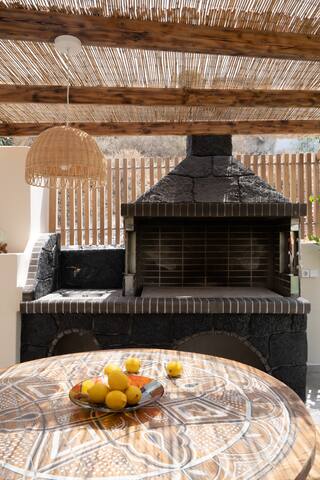 Black occhio Villa with private pool gallery image 5