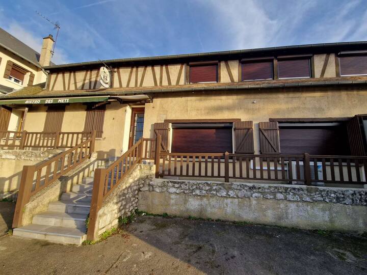 Appartement 120m2 Apartments for Rent in CourcellessurSeine