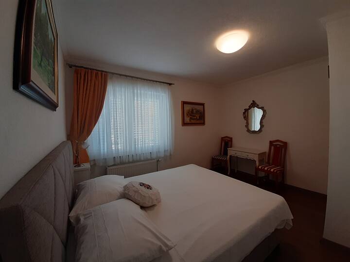 החדר הראשי מהפינה השנייה