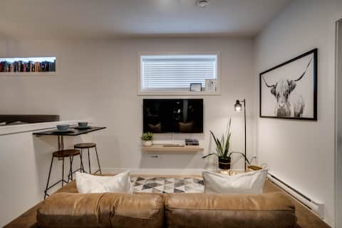 Top performing Airbnb: The Norwood • Close to DT• Free Parking in Alberta Avenue
