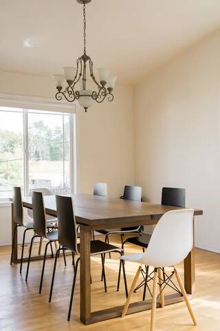 Bright 6BR Seattle Home w/ Parking+Downtown Access gallery image 3