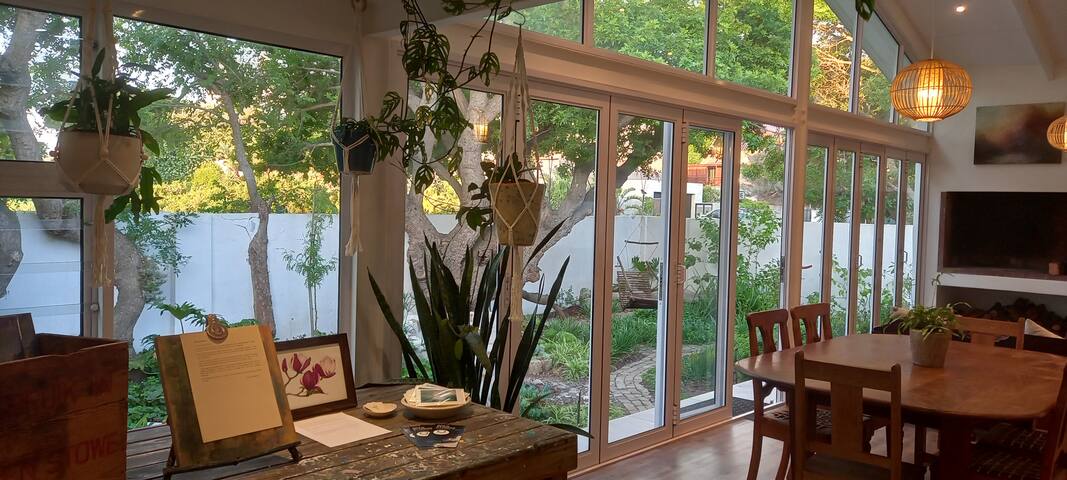 Beautiful family home in Kommetjie near Long Beach gallery image 5