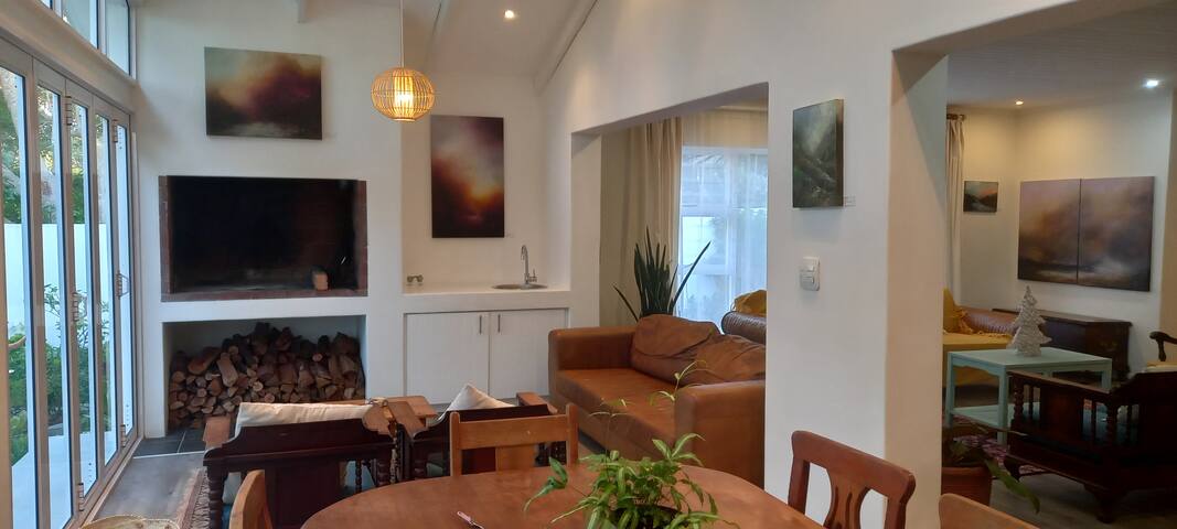 Beautiful family home in Kommetjie near Long Beach gallery image 2