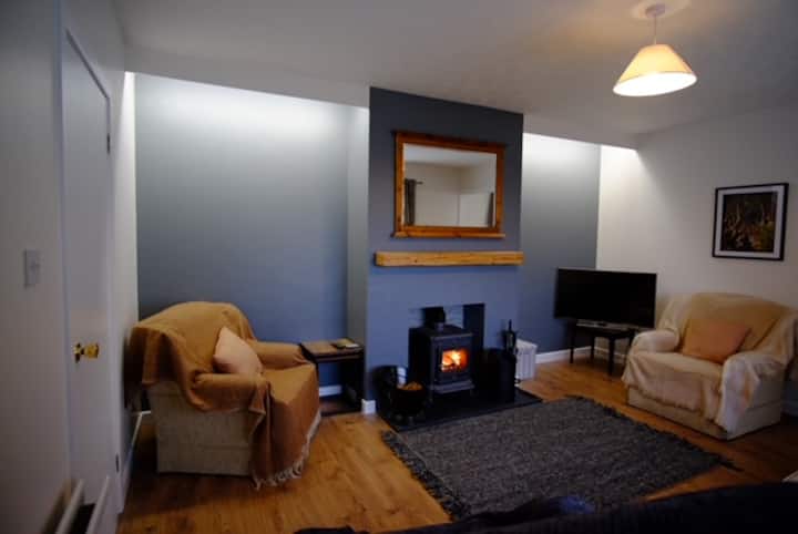 Spacious Three Bedroom  Home With Indoor Fire - Limavady