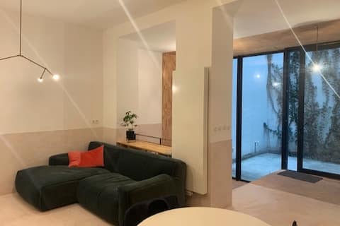 Successful Airbnb property: Spacious appartment (two levels) - private terrace in Anderlecht