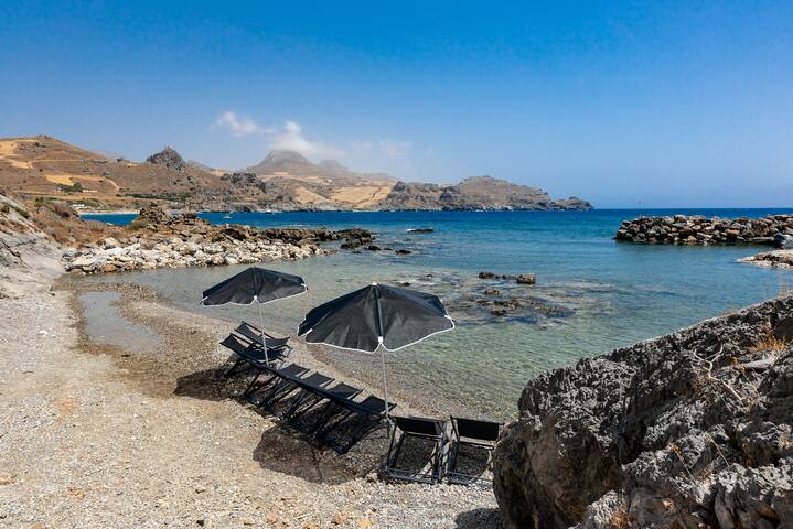 Isla Beach House, a Timeless Retreat gallery image 5