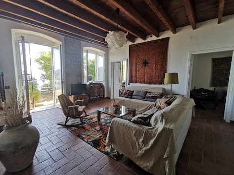 Top Airbnb: La Vecchia Posta - elegant stay, garden & parking a Vernazza