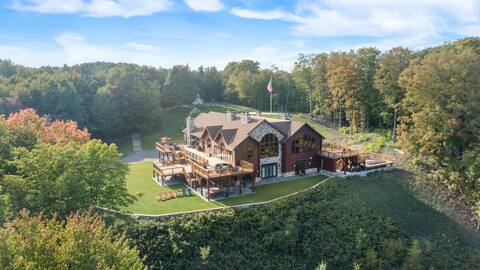 Epic Torch Lake Vacation Lodge-Nearby Lake Access