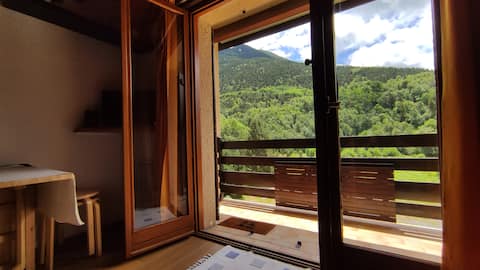 Cozy high mountain apartment with views