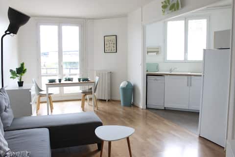 Spacious & Bright flat - 15min to Paris center