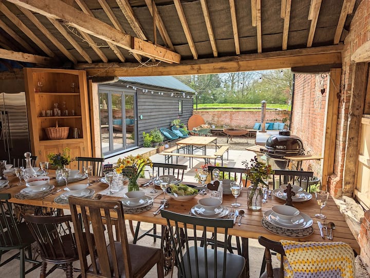 Luxury 8 Bed 7 Bath. Hot Tubs. Perfect Group Stay - Norfolk