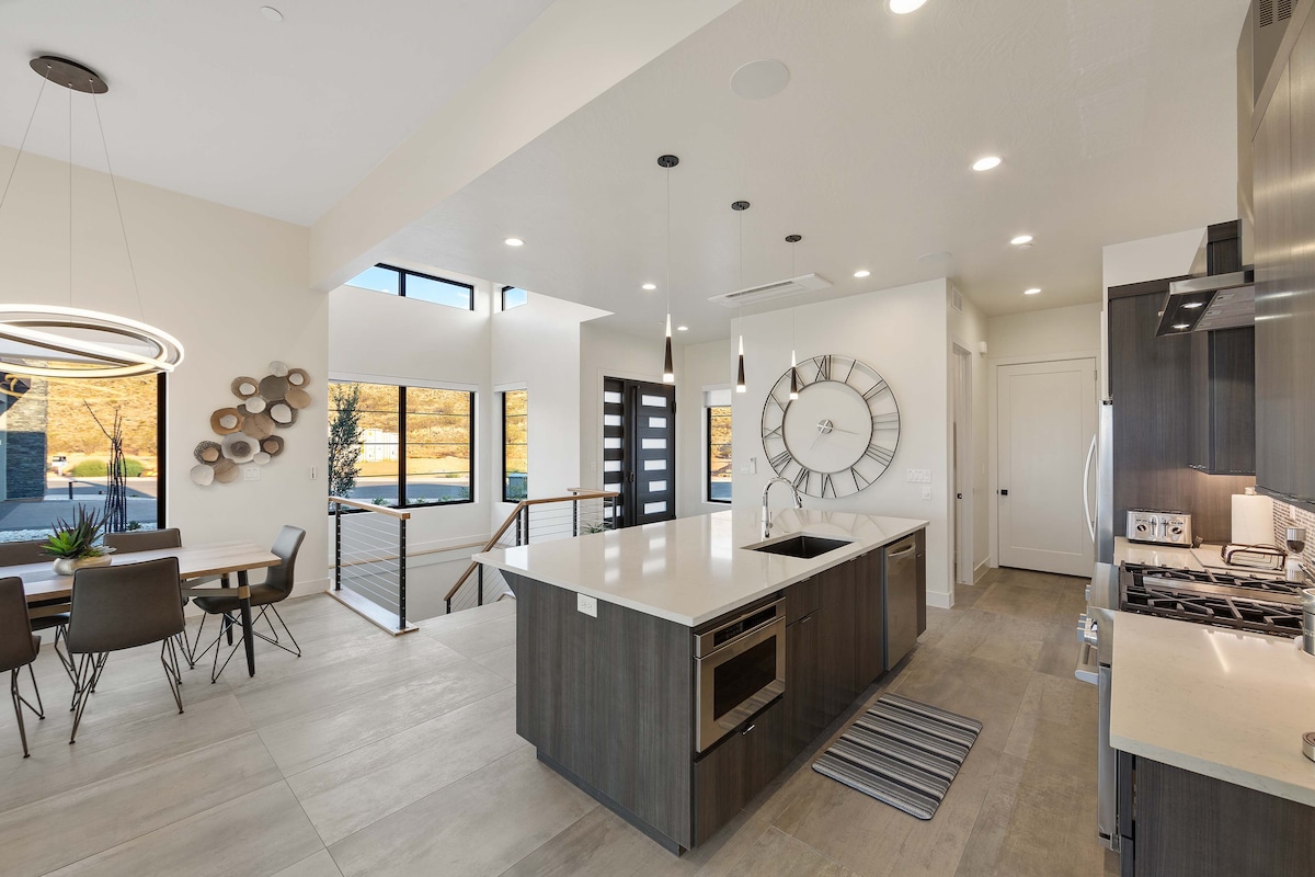 1604 - COSMOS SUN Kitchen & Dining photo 3