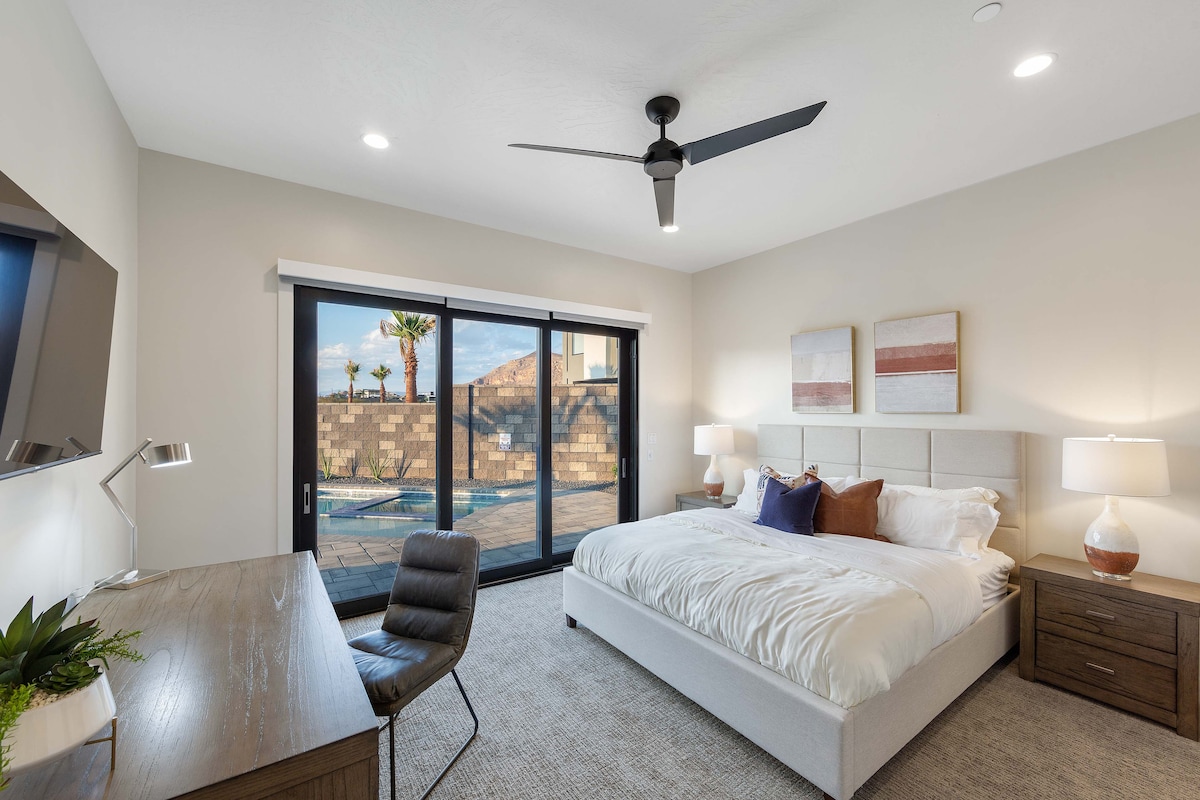 1604 - COSMOS SUN Primary Suite photo 2