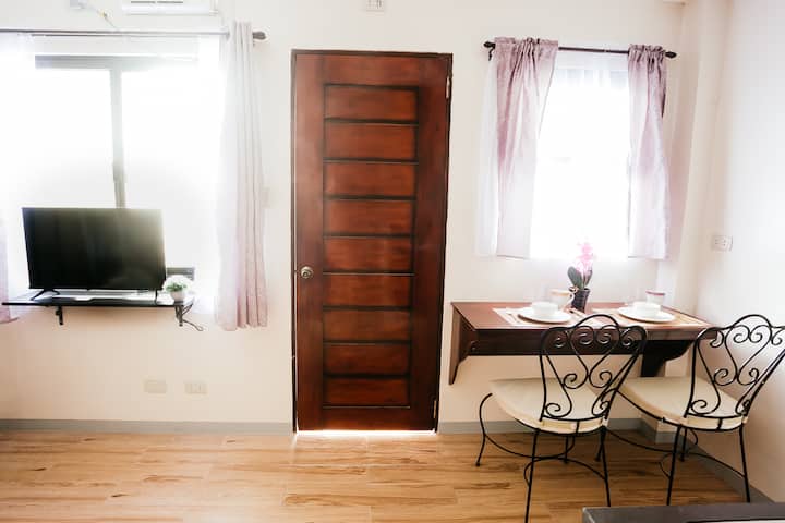 101*luis Miguel*deluxe Rm*grnd Fl*a/c*ref*microwve - Dumaguete