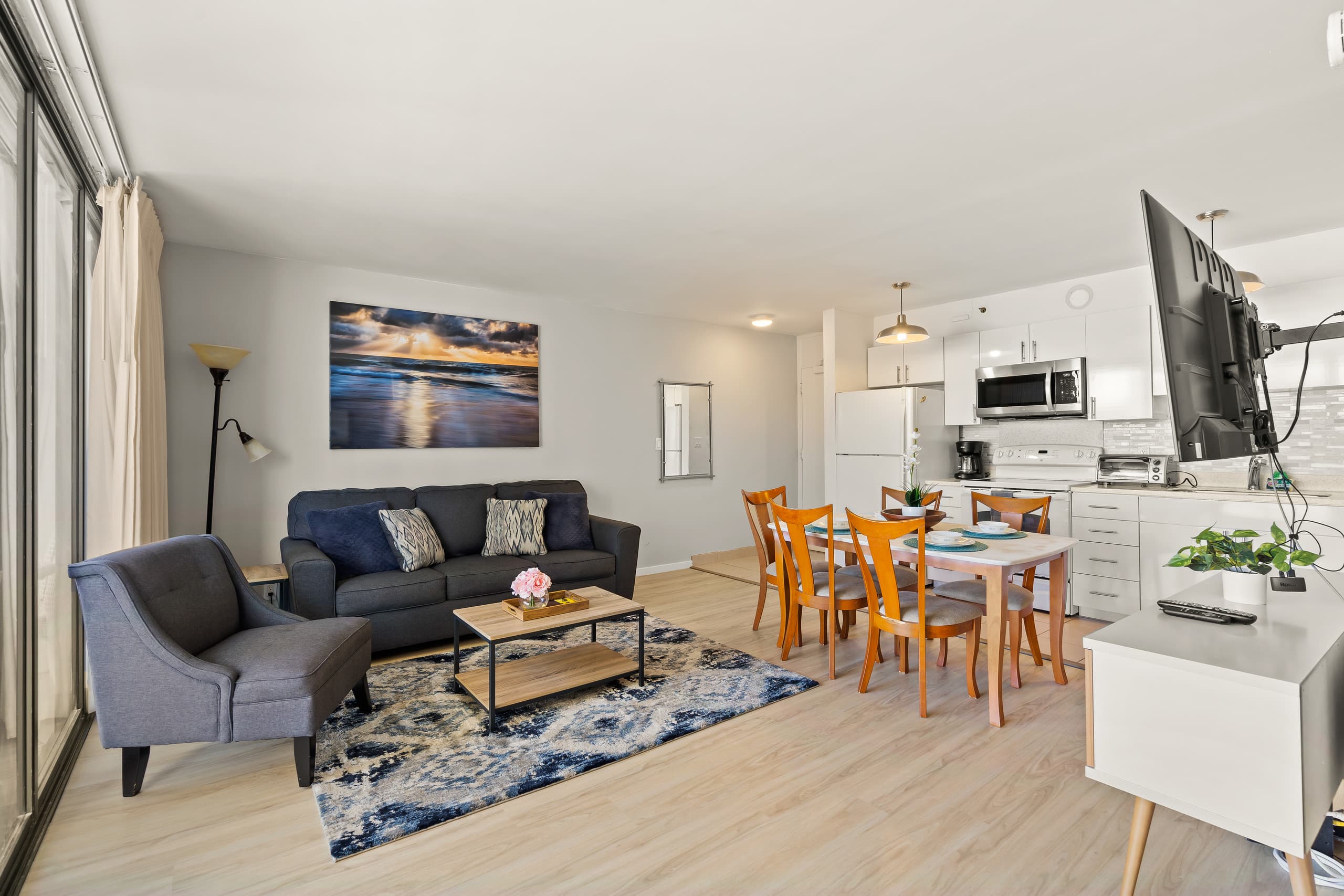 Condo in Honolulu · ★4.56 · 1 bedroom · 3 beds · 1 private bath - Image 1