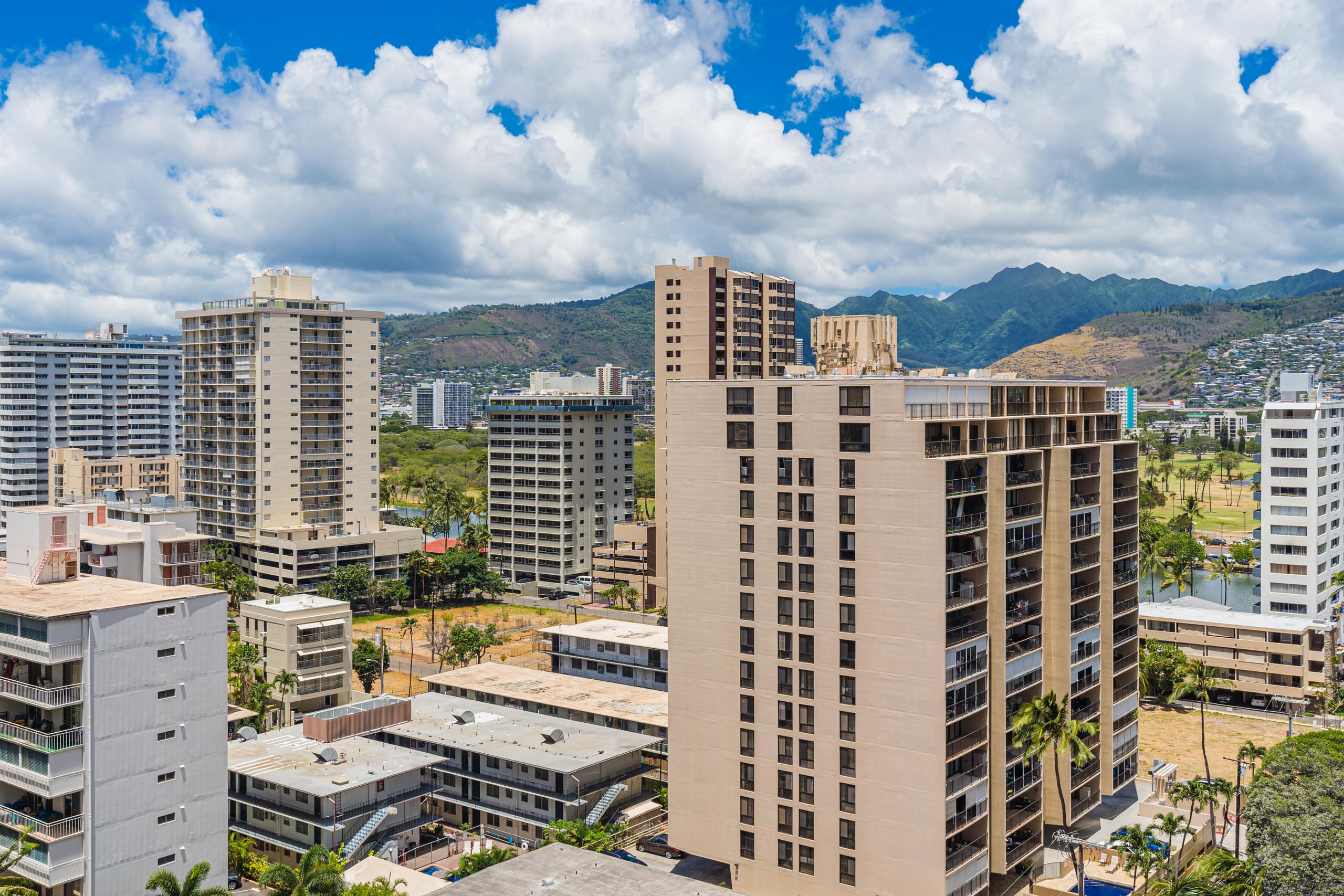 Condo in Honolulu · ★4.56 · 1 bedroom · 3 beds · 1 private bath - Image 32