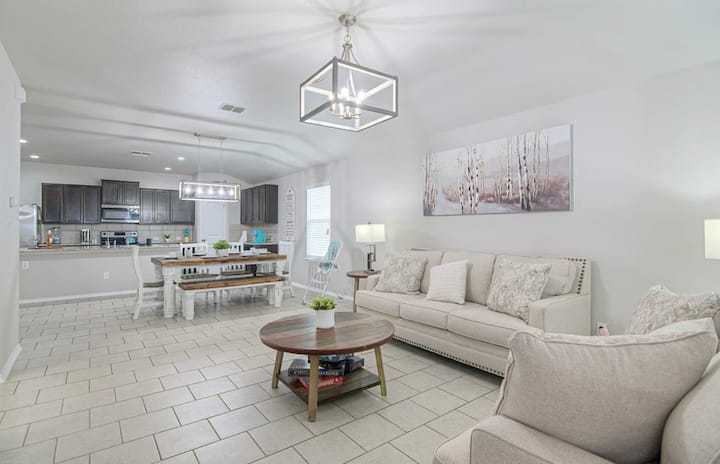 4br Near Lackland Bmt - Perfect For Graduation - Lackland AFB, TX