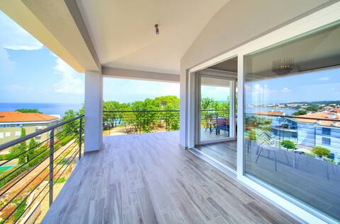 Villa Vista Deluxe APP 3