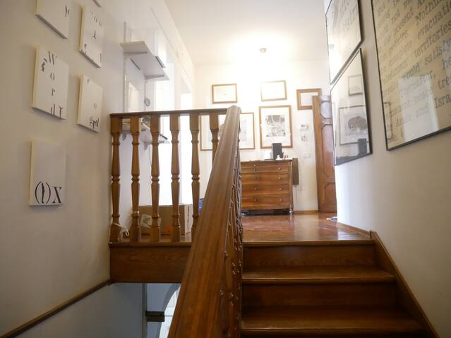 Luxury Apartment on the Grand Canal gallery image 5